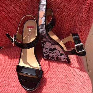 Ladies Chinese Laundry Floral Wedges